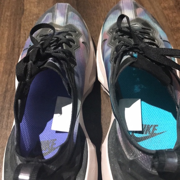 Nike tennis shoe - Picture 2 of 3